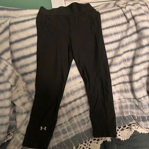 Under Armour black cropped leggings size women's x-small